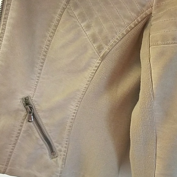 Adorable jacket - Picture 3 of 4